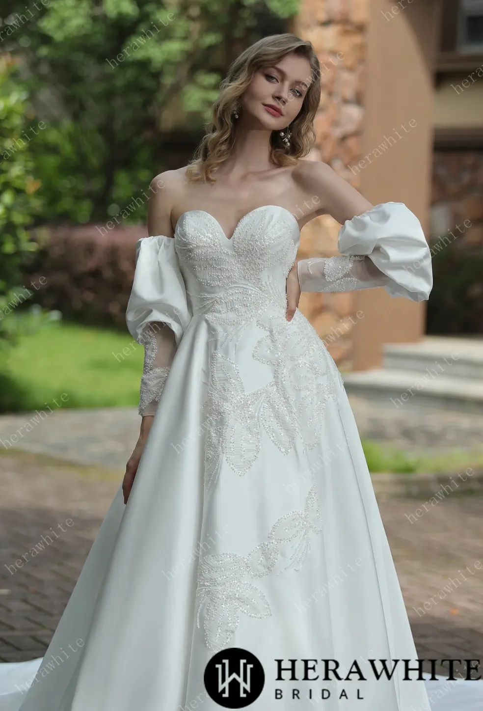 Classic Sweetheart Satin Wedding Dress With Detachable Pouf Sleeves