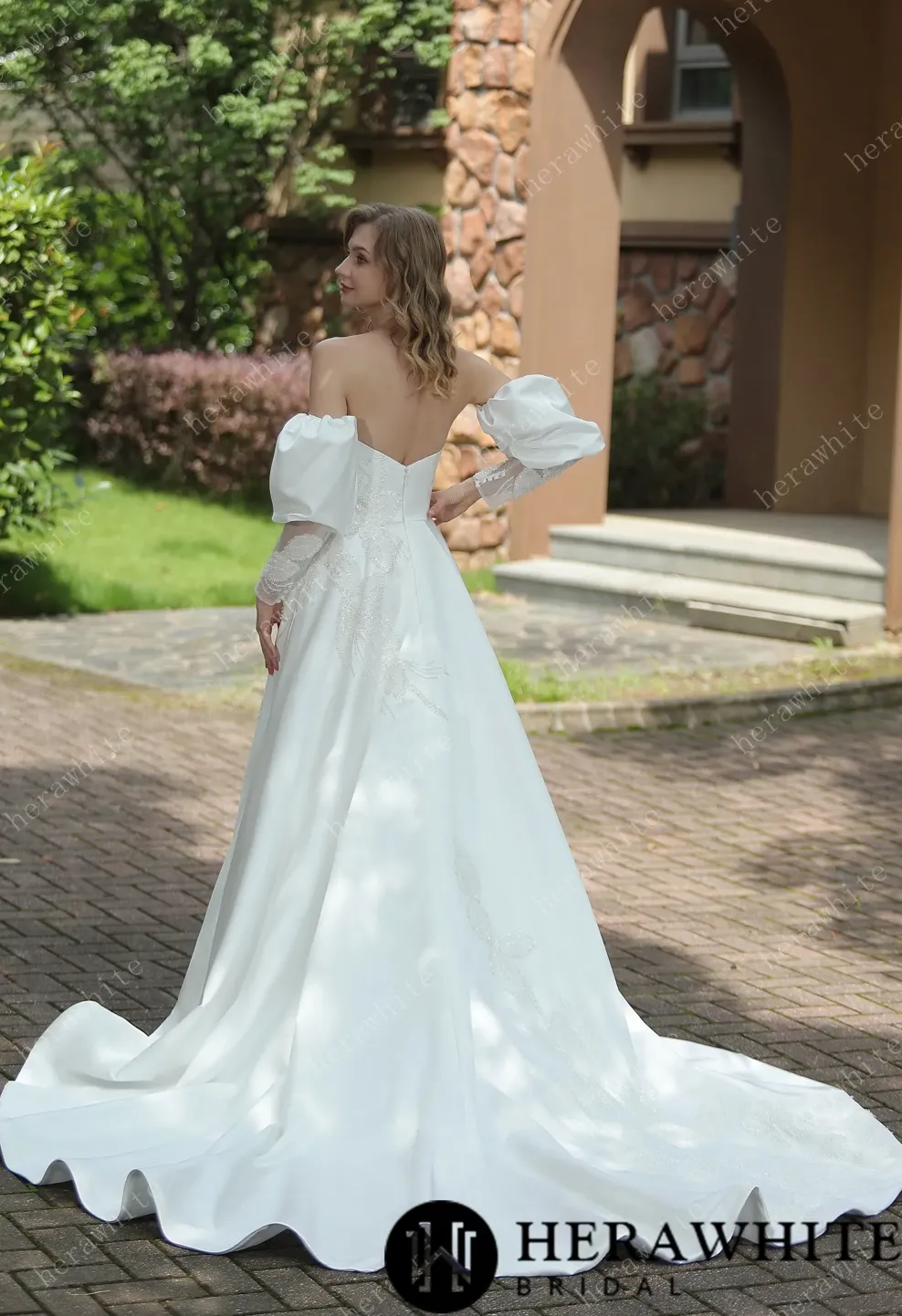 Classic Sweetheart Satin Wedding Dress With Detachable Pouf Sleeves