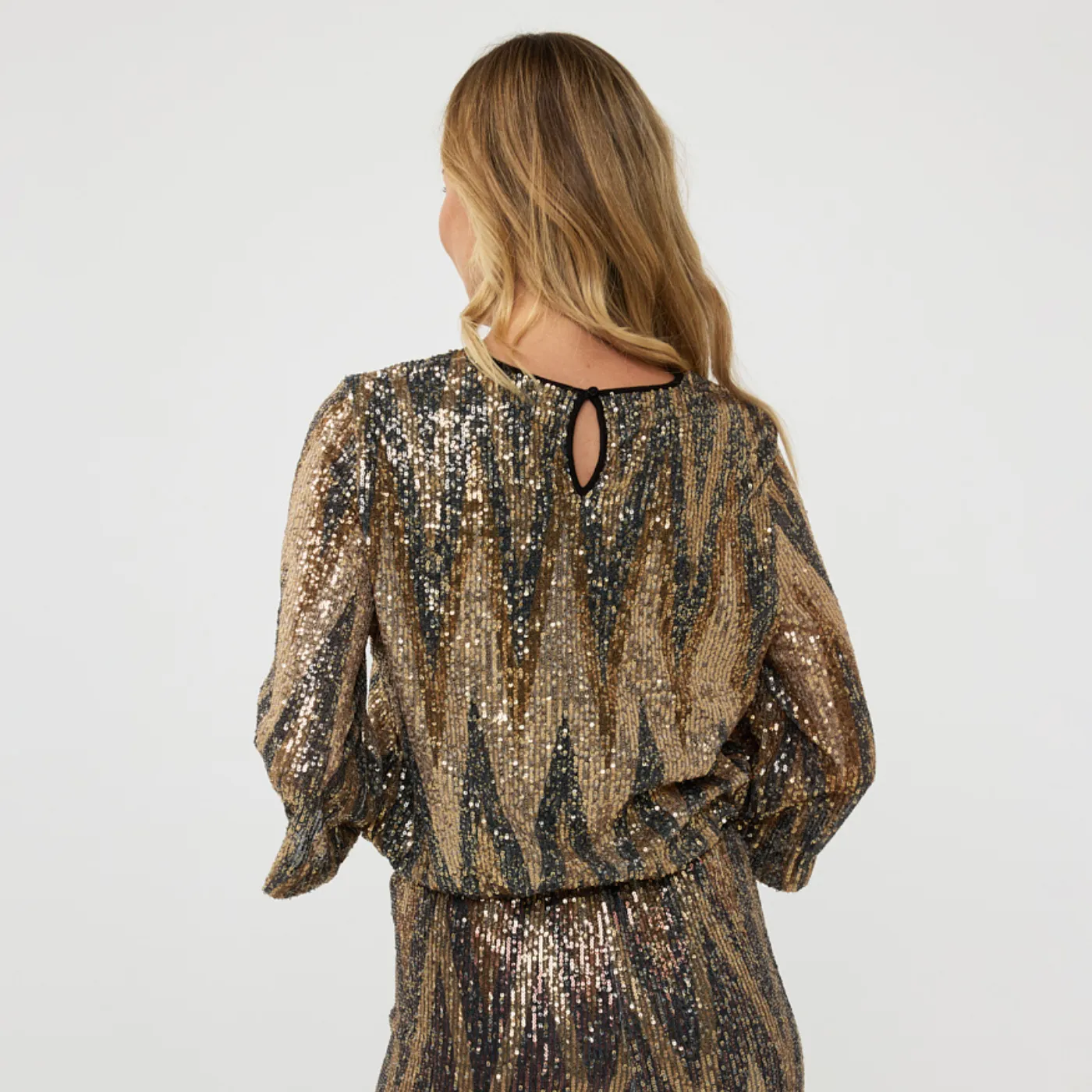 Esqualo Zigzag Print Sequin Blouse | Black/Gold