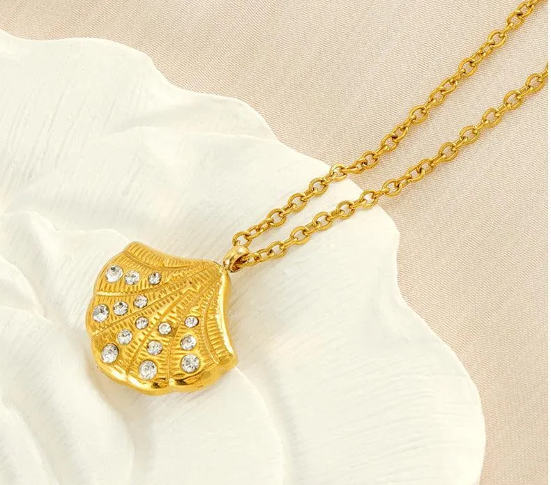 Gold Shell Pendant Necklace with Crystals – Trendy Jewellery