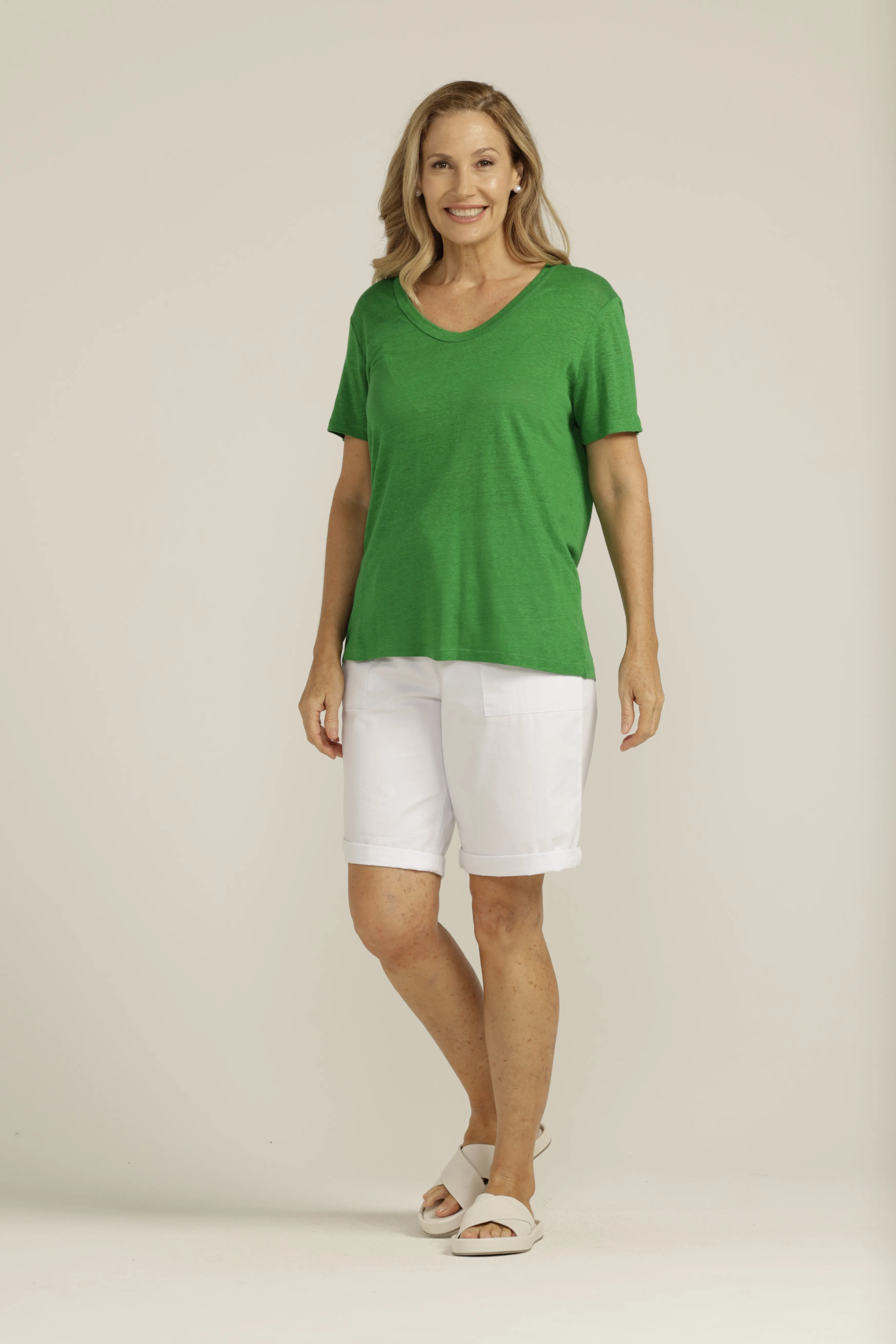 Linen V Neck Tee Green